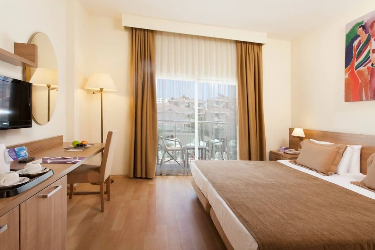 Standard Room | Minibar (some free items), WiFi (free)
