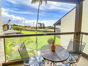 Outdoor dining - Hale Kamaole 205 Second floor condo, easy access to best beach on Maui! (Kihei)