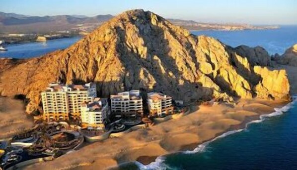 Beach - 5 star ocean Front Resort (Cabo San Lucas)