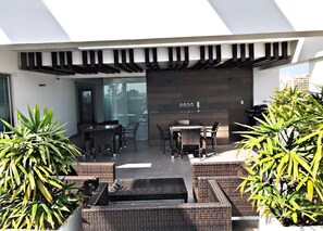 تناول الطعام بالخارج