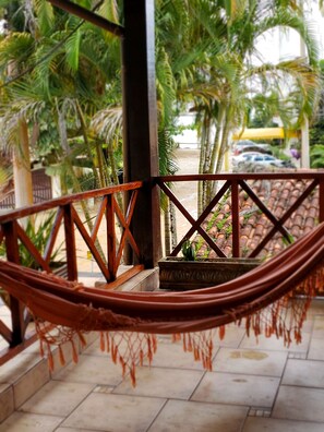 Property grounds - Luxurious 2-story house with terrace and sea view. (Ubatuba)