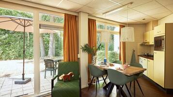 Bungalow, 2 Bedrooms, Terrace (Fazant) | Private kitchen | Full-size fridge, microwave, stovetop, dishwasher
