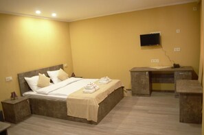 1 bedroom, desk, free WiFi - Large Double Room 1 (Gldani-Nadzaladevi)