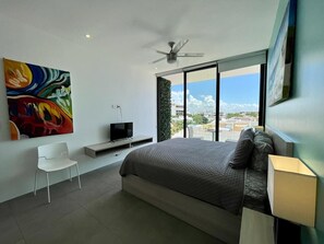 2 chambres, coffres-forts dans les chambres, fer et planche à repasser