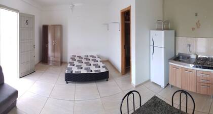 Kitnet de 1 habitación con baño privado