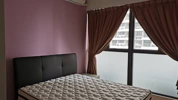 2 bedrooms, iron/ironing board, WiFi