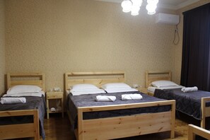 2 quartos, ferros/tábuas de passar roupa, Wi-Fi de cortesia