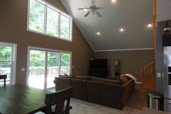 TV, fireplace, DVD player
