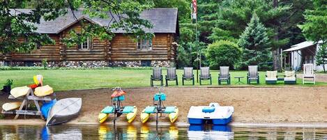 Plage, chaises longues
