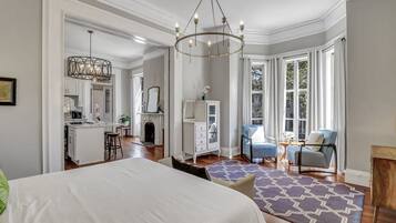 2 habitaciones, tabla de planchar con plancha, wifi y ropa de cama