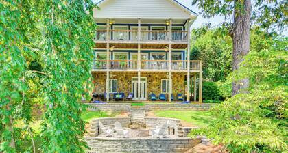 ��NUEVO! Badin Lake Cabin w / Dock y deslizamiento de barco de 2 pisos!