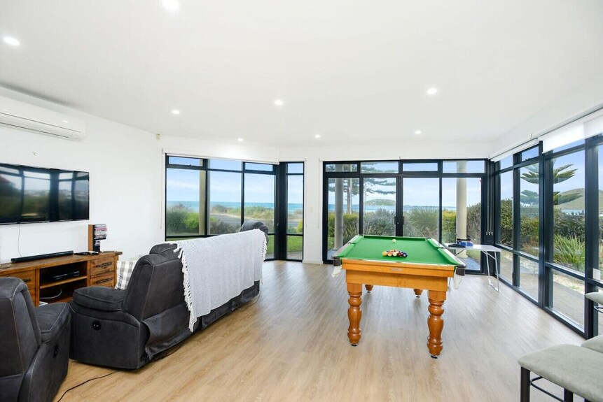 Beachfront Bliss With Spectacular Ocean Views - Victor Harbor
