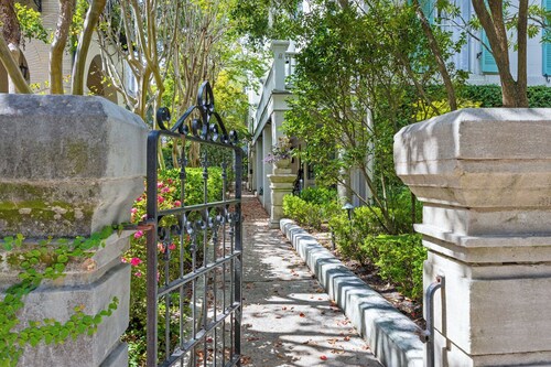 Whitaker Mansion Forsyth Park-sviitissä