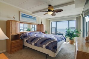 2 bedrooms, Internet - Beachfront Condo w/ Balcony & Views in Ocean City (Ocean City)