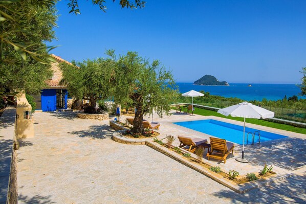 Villa | Exterior