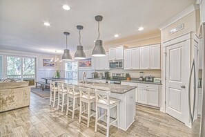 Fridge, microwave, oven, stovetop - Sleeps 27 | Heated Pool & Hot Tub | 3D Theater | Hurricane Simulator | Walk to Beach (Hilton Head Island)