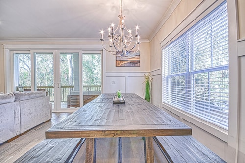 (127 SC) Spacious 27-Sleeper w/ Pool, 3D Theater, Elevator, Near Beach - Perfect for Families