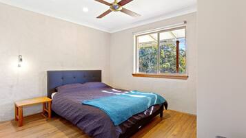 2 bedrooms, bed sheets