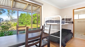 2 bedrooms, bed sheets - Braeside Cabin Two - Alphitonia (CENTRAL TILBA)