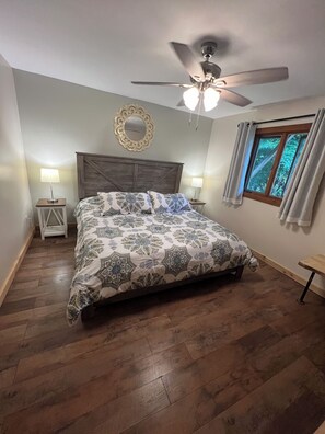 4 Schlafzimmer, Schreibtisch, kostenloses WLAN, Bettwäsche