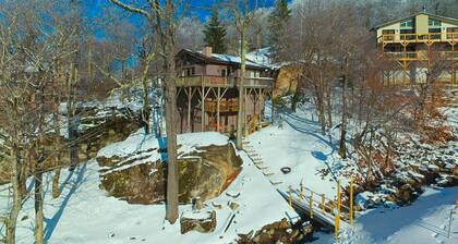 🏔️⛷️SLOPE SIDE cabin! Ski in-ski out Fireplace-firepit 🏔️ ⛷️