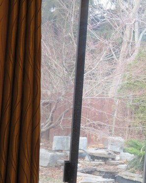 Interior - ★★★★★ Spacious Room 1♚Qn-Bed✚Shared Ensuite-Beryl (North York)