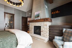 5 bedrooms, iron/ironing board, free WiFi, bed sheets