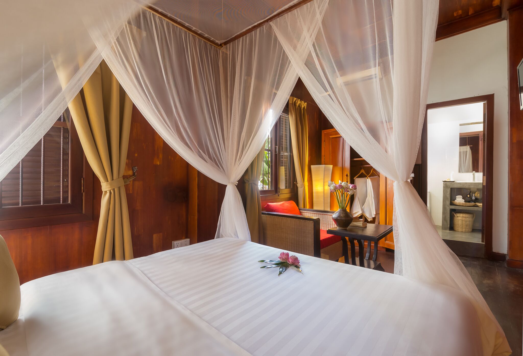 6 bedrooms, in-room safe, desk, iron/ironing board