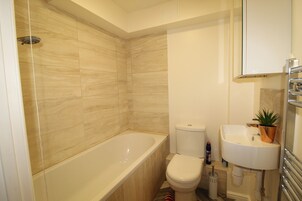 Comfort House, 4 Bedrooms (Sleeps 8) | Bathroom shower