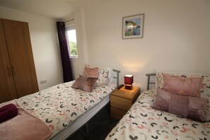 Comfort House, 4 Bedrooms (Sleeps 8) | 4 bedrooms, desk, iron/ironing board, free WiFi