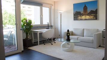 TV, Netflix, streaming services