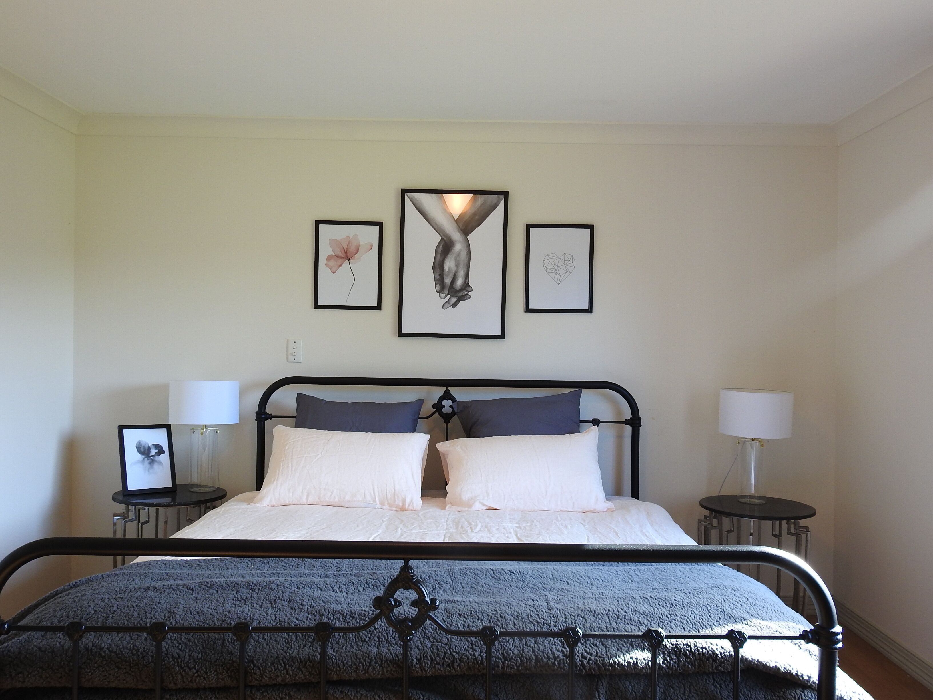 Temples Holiday House at Marion Bay - with wifi.