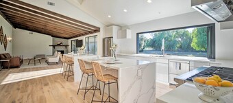 NEW-Lavish Valley Center Accueil avec Tennis Ct, salle de jeux