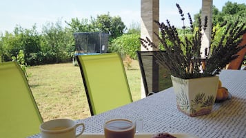 Buiten dineren