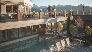 Indoor pool, outdoor pool - Berghotel Zirm (Valdaora)