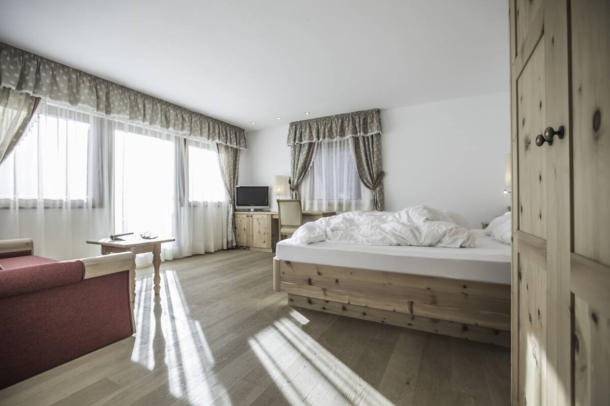 Panoramic Double Room | In-room safe, blackout drapes, soundproofing, WiFi (free)