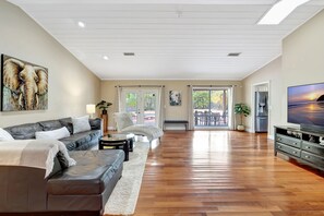 Smart TV, Netflix, streaming services, offices