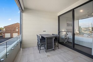 2 bedrooms, iron/ironing board, travel cot, WiFi