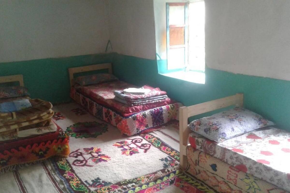 Triple Room | Free WiFi, bed sheets