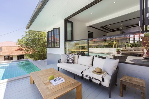 KHAMIN POOL VILLA, 2 BR, 2 BA, up to 6 guests, 5' drive from Chaweng Beach