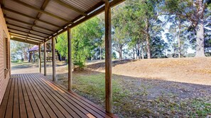 Terrace/patio - Braeside Cabin Three - Parsonsia (CENTRAL TILBA)