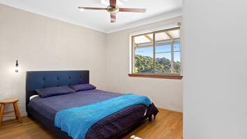 2 bedrooms, bed sheets