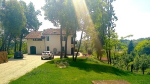 Front of property - America nei Boschi B&B (Bra)