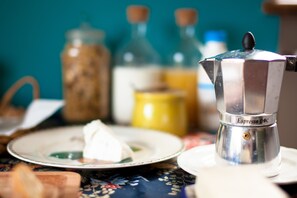 Desayuno bufé gratuito y diario
