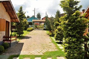 Interior entrance - Pousada Flores da Serra (Camanducaia)