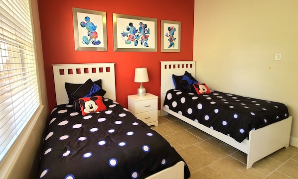 3 bedrooms, in-room safe, iron/ironing board, travel crib