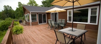 Lovely ranch home getaway in The Berkshires- just 6 miles to Tanglewood