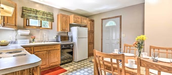 NY! Family Home w / Dock & Fire Pit pÄ Rice Lake!