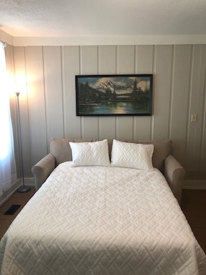 2 makuuhuonetta, silitysrauta/-lauta, Wi-Fi, vuodevaatteet