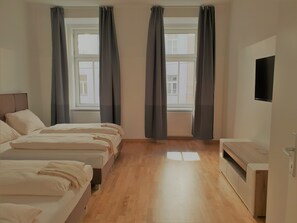 Apartment, 1 Bedroom, Non Smoking (6 people) | In-room dining - CheckVienna - Brandmayer Apartments V (Vienna)